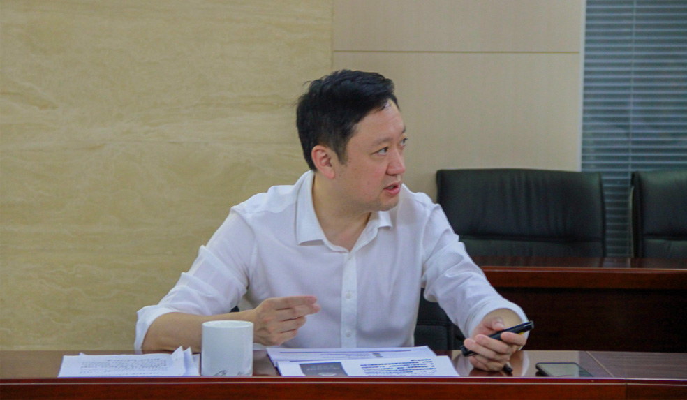 杜巖岫同志參加支部活動(dòng)，為黨員講授黨課