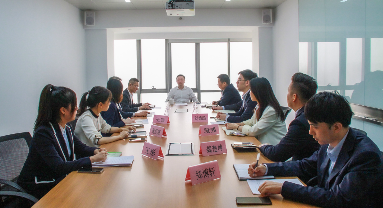 公司黨委書記、董事長杜巖岫調(diào)研投行業(yè)務(wù)部